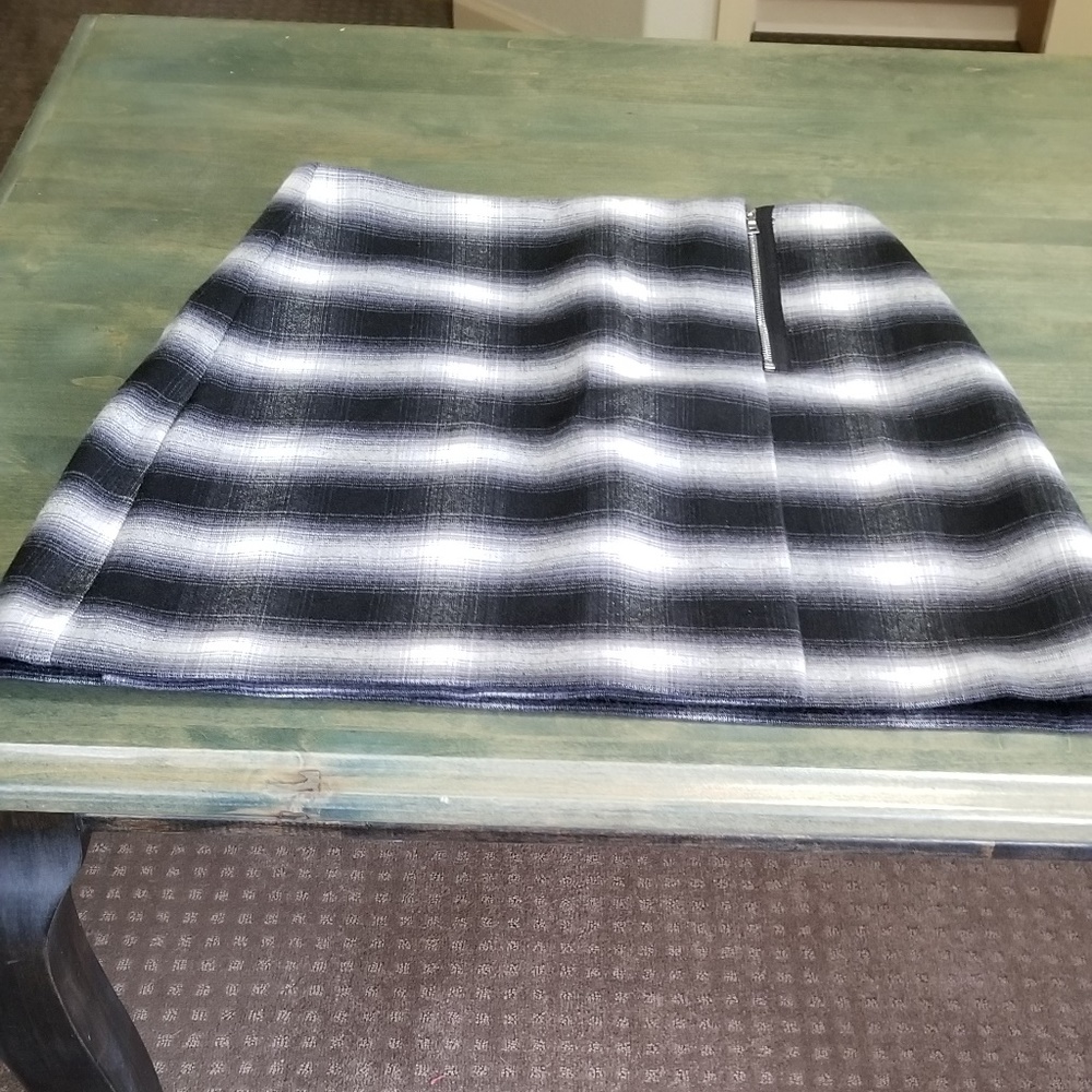 Loft Skirt Black/Grey/Off White NWOT